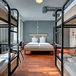 Meininger Hostel *