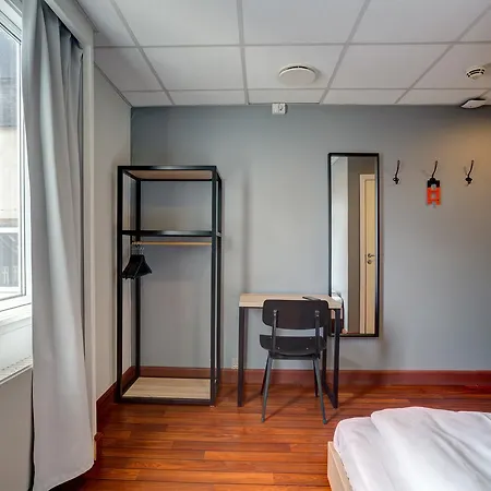 Meininger Hostel *