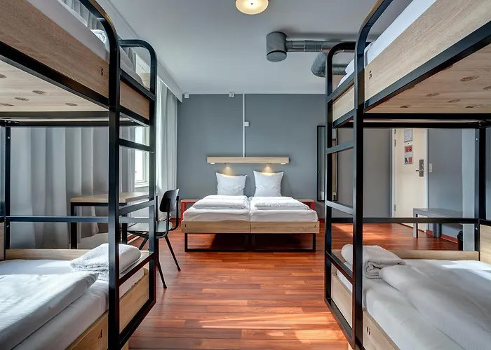 Meininger 호스텔 *