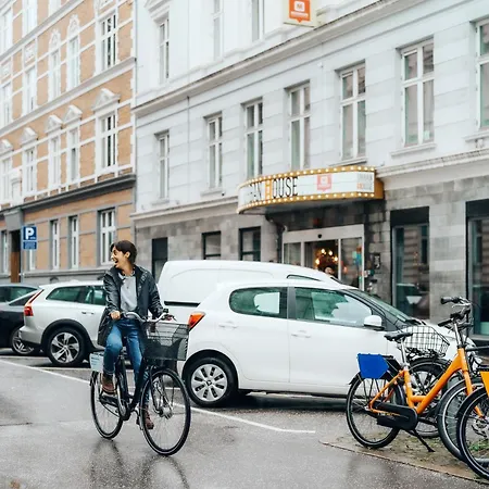 Urban House By Meininger Hostel Kopenhaga