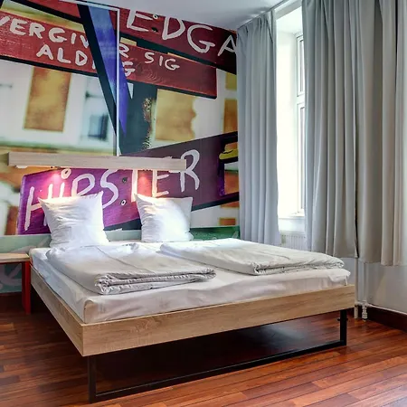 Hostel Urban House By Meininger *
