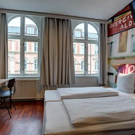 Urban House By Meininger Hostel